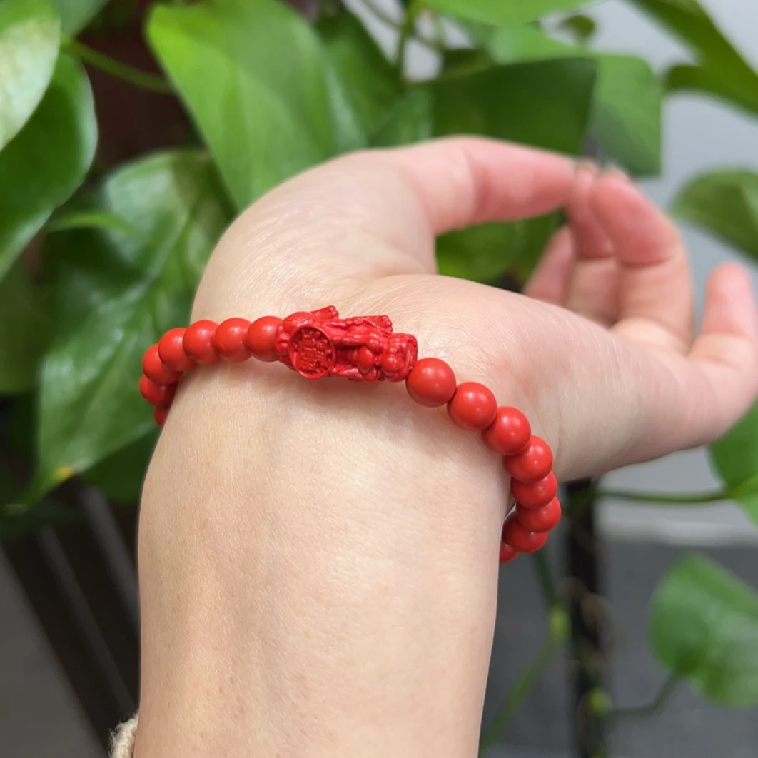 含辰砂工艺品红招财进宝原矿打磨含辰砂朱砂手串（多样性发其一）