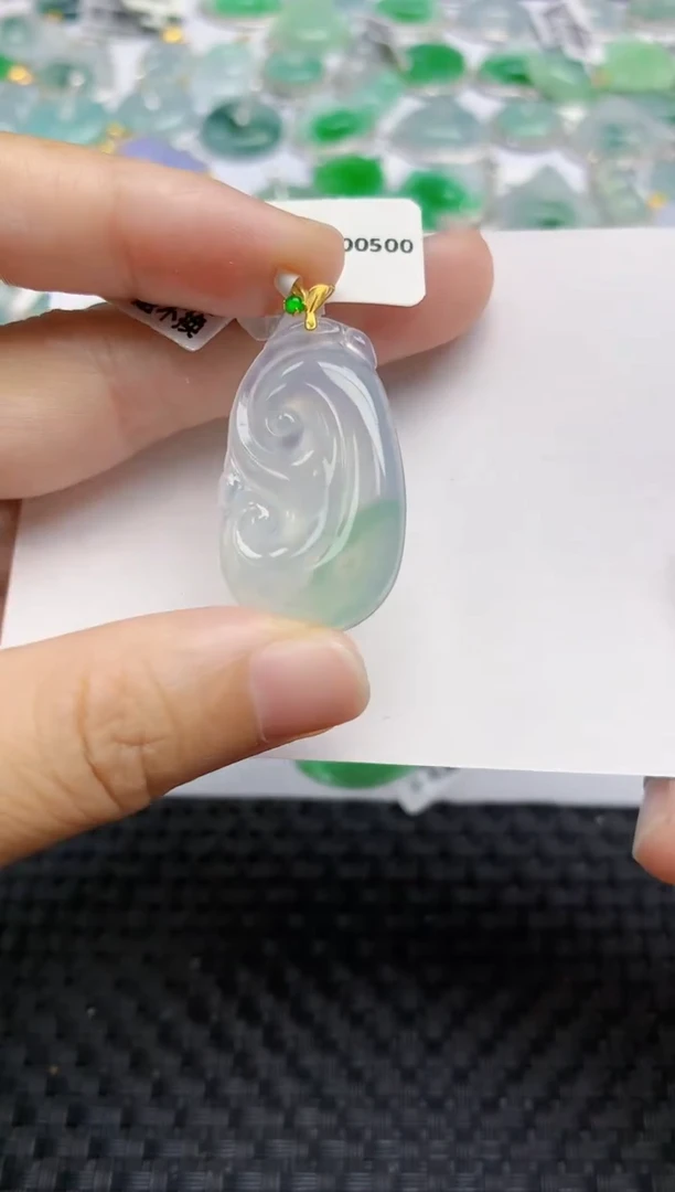 翡翠18K金镶嵌颈饰天然A货翡翠