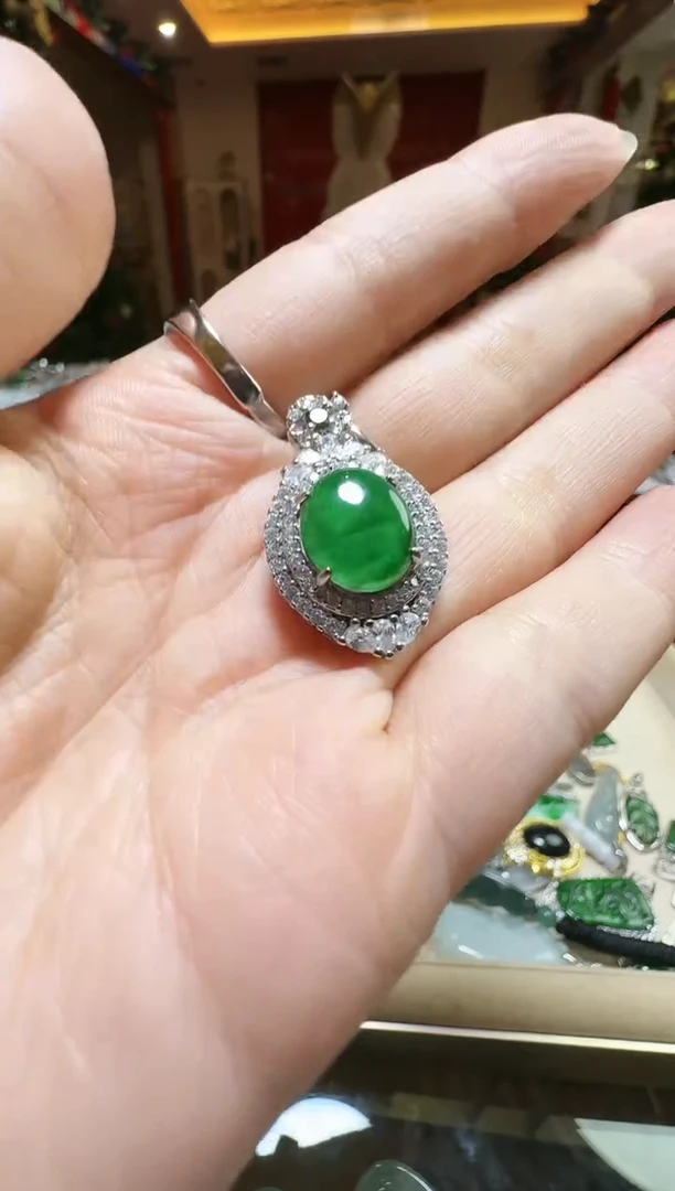 【闪购商品】翡翠吊坠(不含链)未镶嵌翡翠