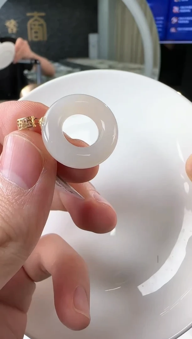 吊坠(不含链)18K金镶嵌和田玉和田玉吊坠