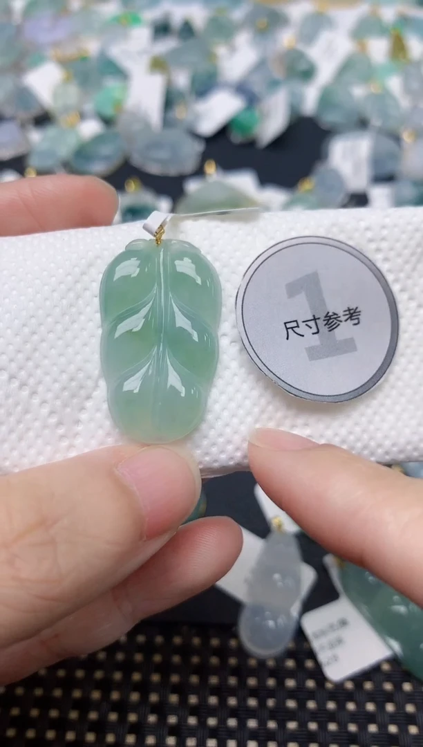 颈饰18K金镶嵌翡翠天然缅甸A货翡翠