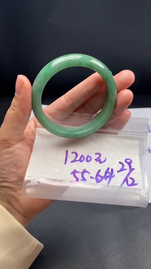 未镶嵌定制翡翠 手镯毛货需精细抛光55.5圈口