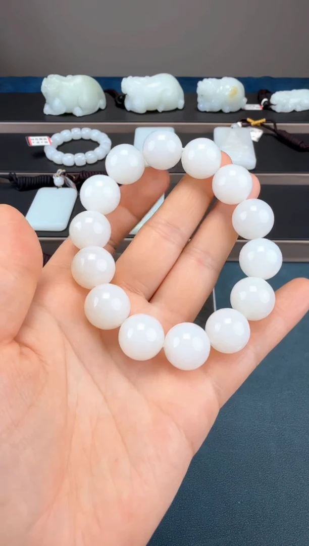 和田玉未镶嵌颈饰1