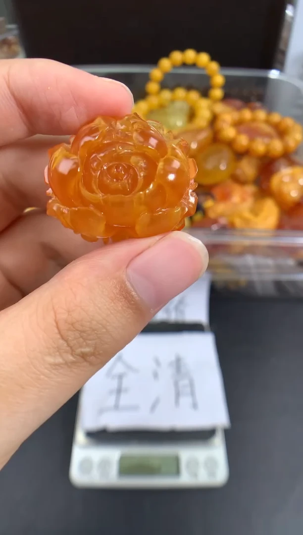 蜜蜡未镶嵌珠宝奇石1