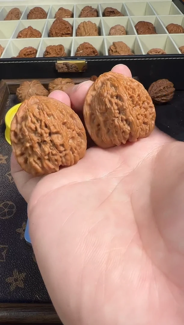 把件核桃38三角疆