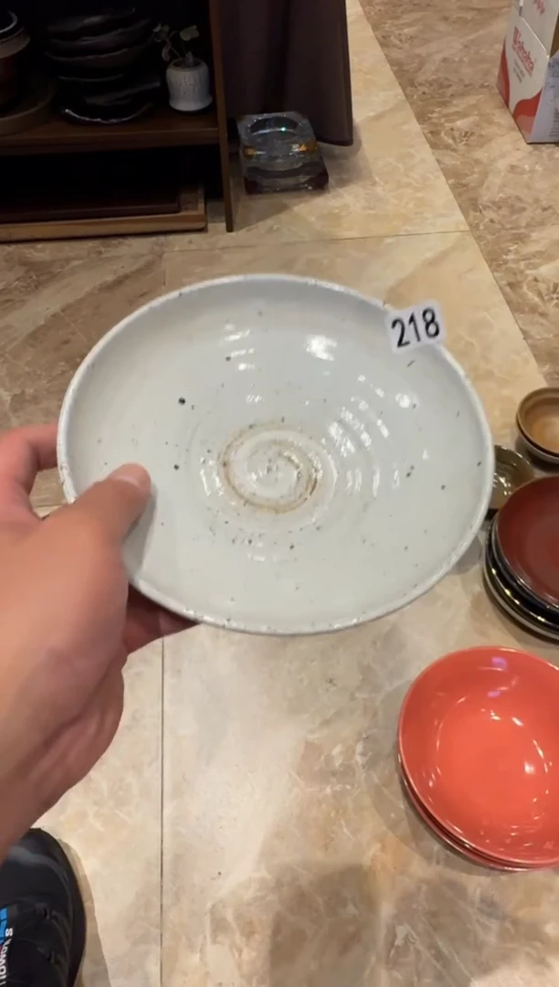 瓷218   微瑕白麻点盘1个