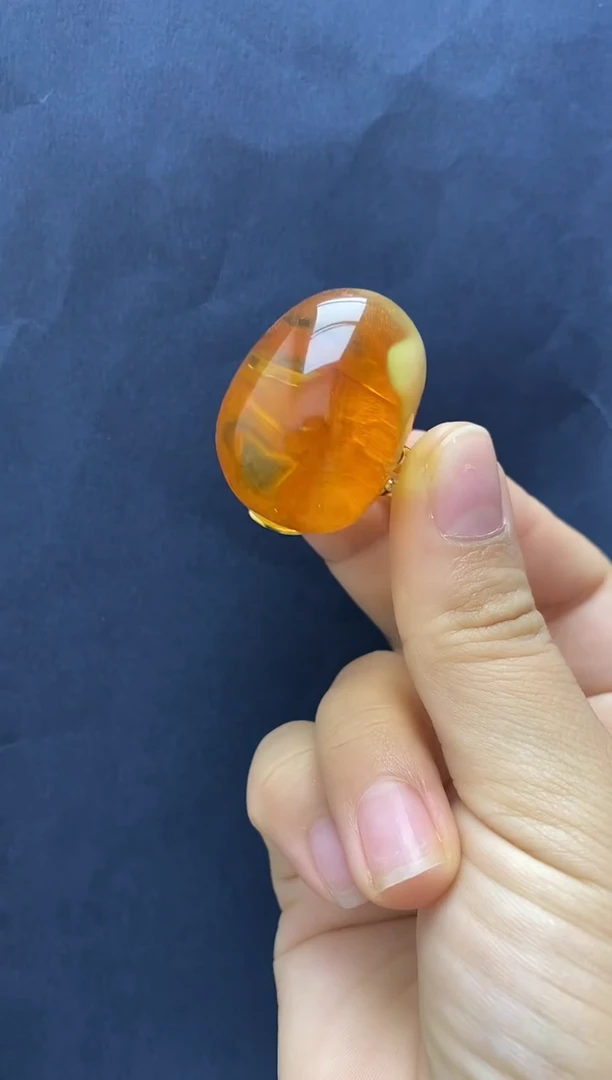裸石琥珀未镶嵌戒指