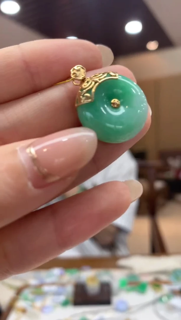 吊坠(不含链)18K金镶嵌翡翠平安扣