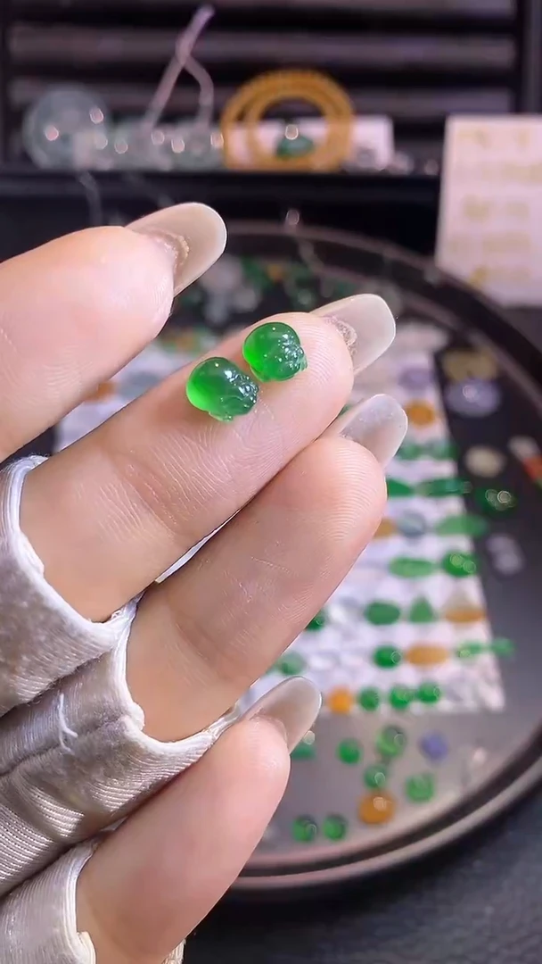 翡翠挂件未镶嵌金蟾