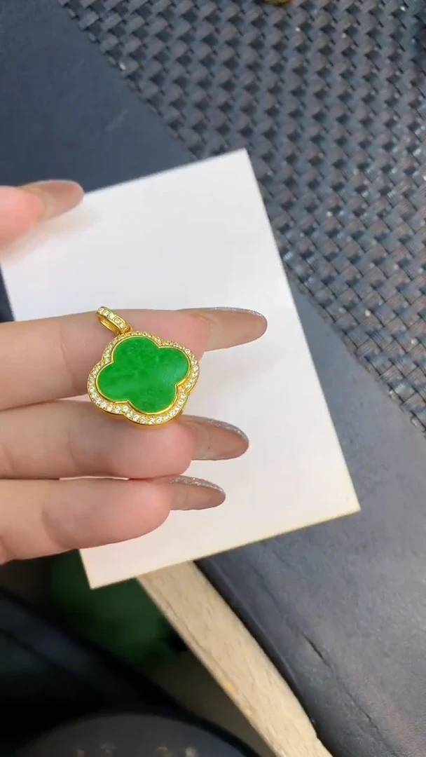 颈饰未镶嵌翡翠1