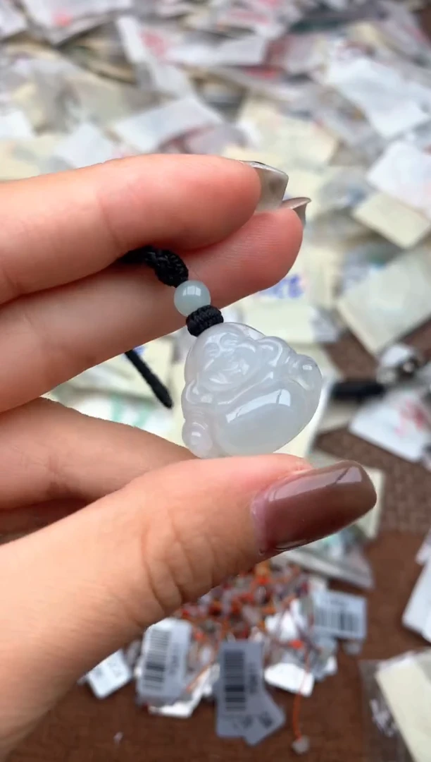 未镶嵌挂件翡翠—