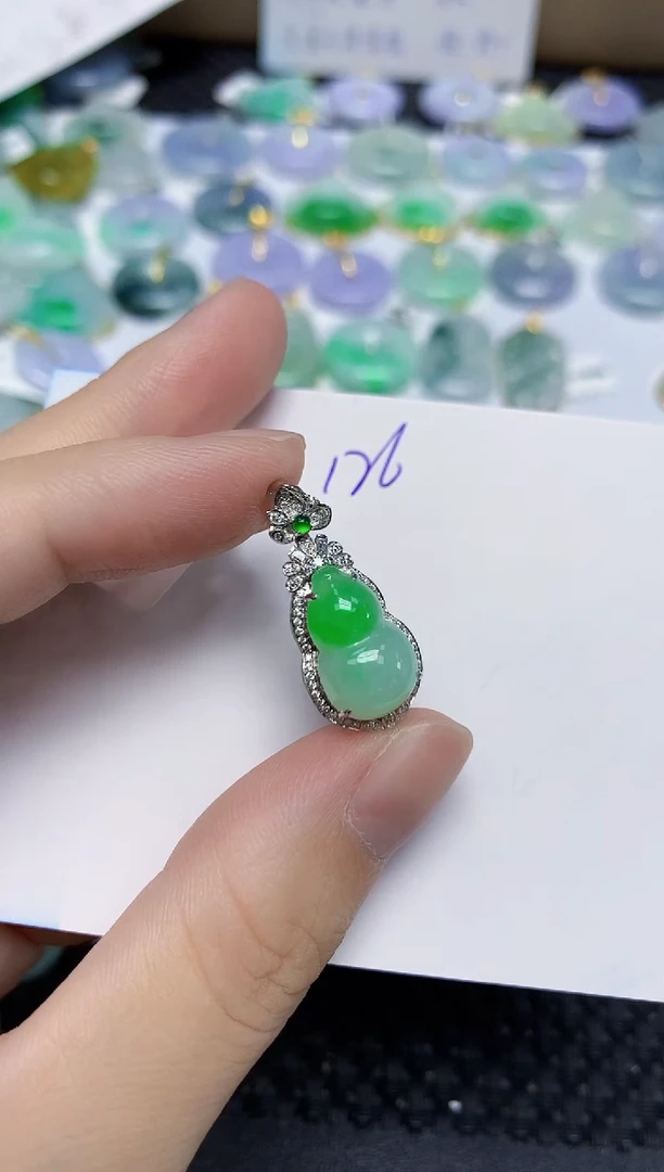 翡翠18K金镶嵌颈饰天然缅甸翡翠A货翡翠百元以上9元证书费自理