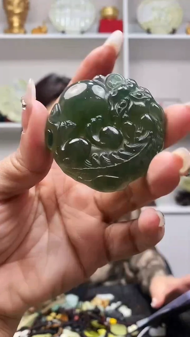 未镶嵌岫玉吊坠