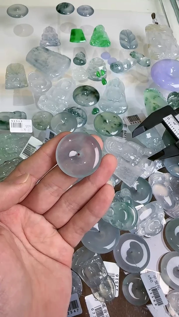 【闪购商品】翡翠吊坠(不含链)未镶嵌..