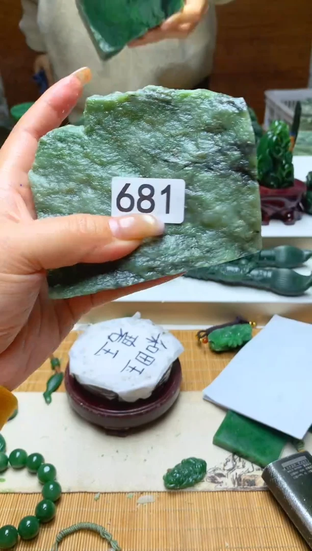 未镶嵌和田玉摆件1