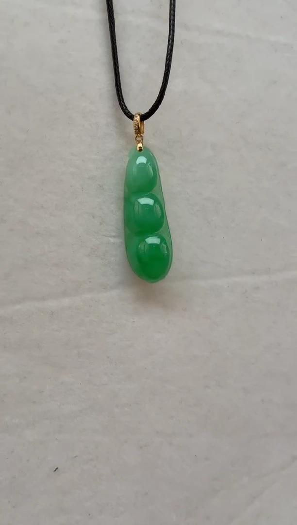 颈饰18K金镶嵌翡翠挂件