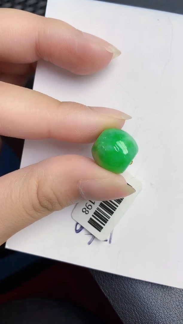 翡翠未镶嵌颈饰000000000