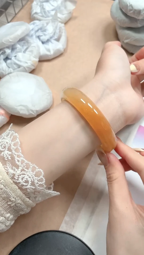 石英质玉手镯未镶嵌175-57.8黄龙