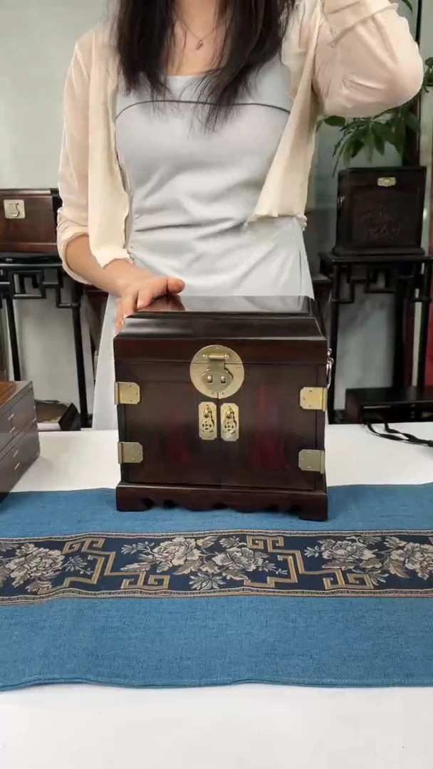 红酸枝木类端景台每****酒官皮箱