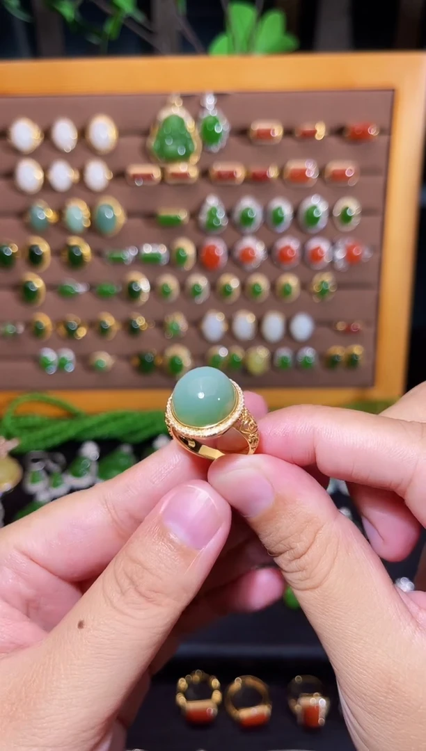 【闪购商品】和田玉戒指18K金镶嵌粉青厚金镶嵌圆戒指