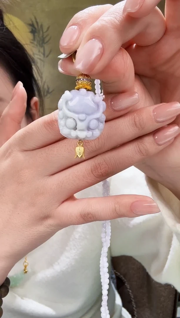 颈饰未镶嵌翡翠吊坠