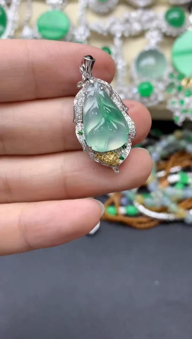 翡翠18K金镶嵌颈饰588-中国好珍宝