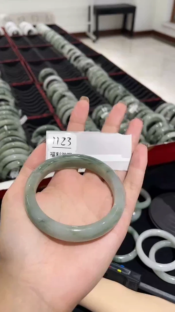 未镶嵌手镯石英质玉瑕1123