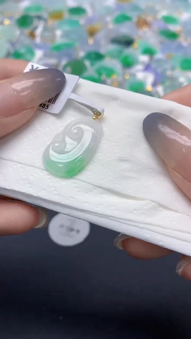 翡翠未镶嵌颈饰天然缅甸a货翡翠