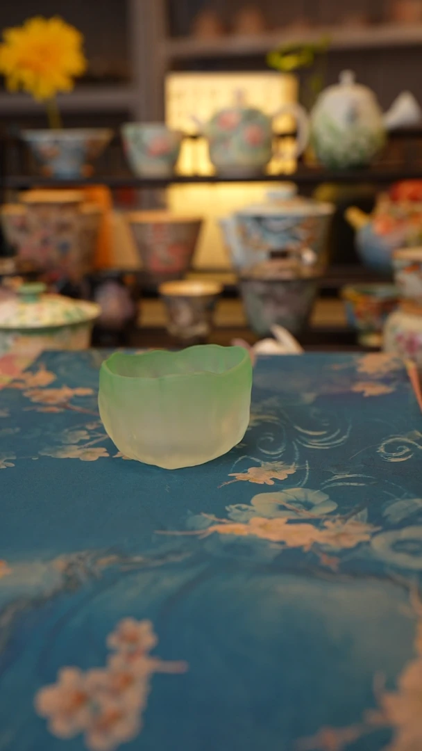 【闪购商品】福利品 绿色琉璃杯