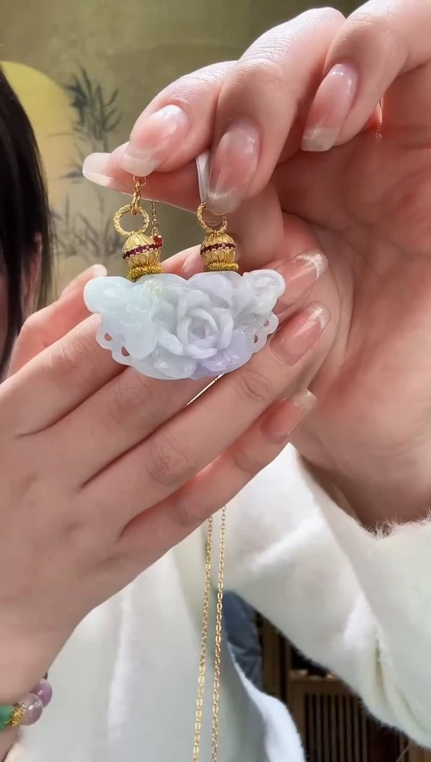 颈饰未镶嵌翡翠吊坠