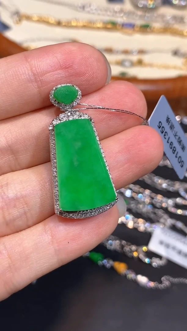 翡翠18K金镶嵌吊坠(不含链)吊坠