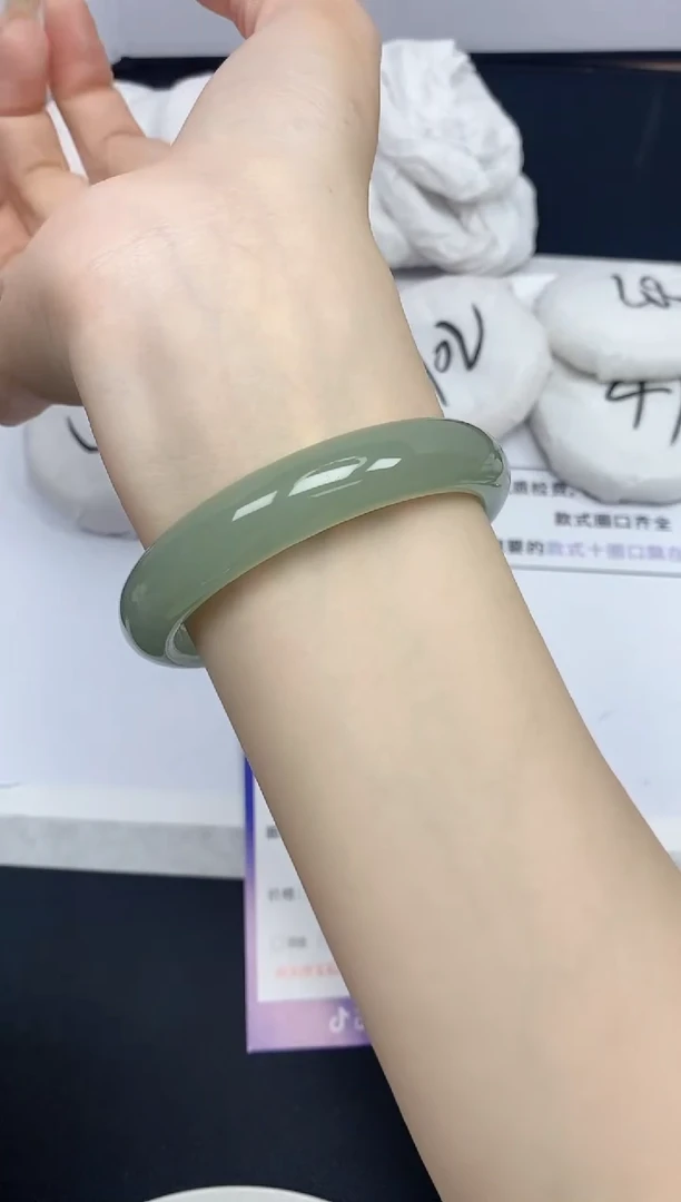 石英质玉手镯未镶嵌398-60