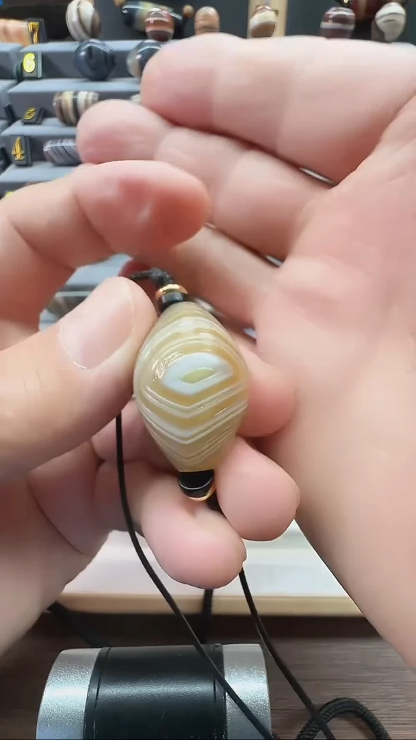 未镶嵌颈饰玛瑙/玉髓玛瑙28*20