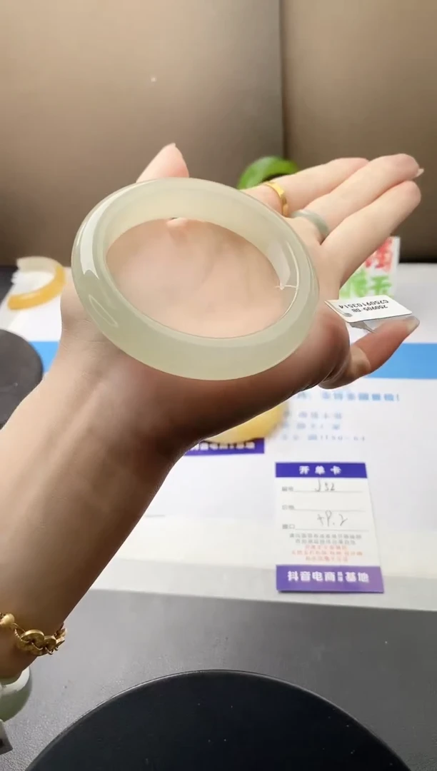 未镶嵌手镯石英质玉j52-DB多样性发货59+