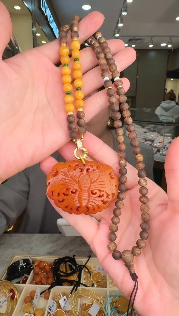 蜜蜡吊坠(赠链)未镶嵌068