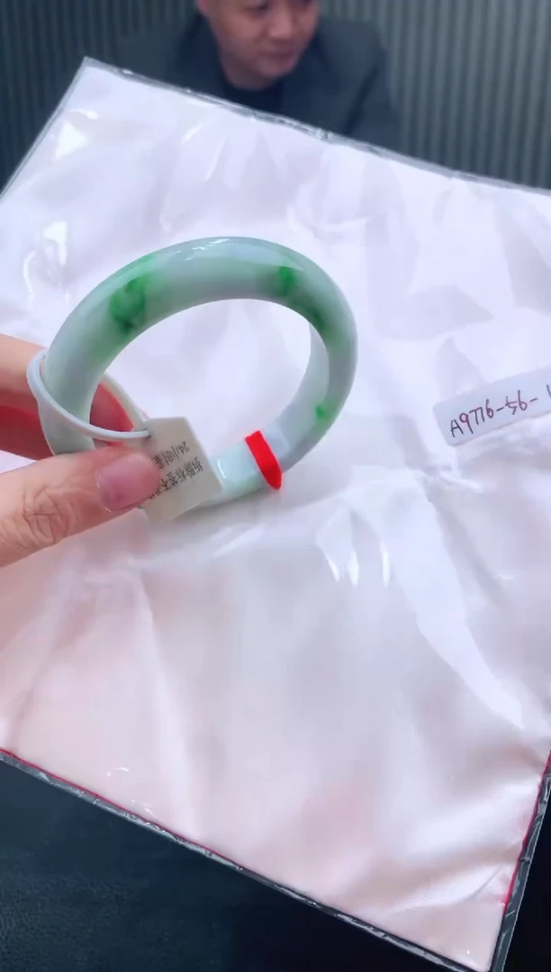 未镶嵌手镯翡翠111