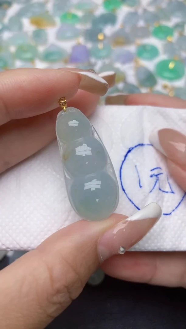 翡翠18K金镶嵌颈饰天然缅甸A货翡翠