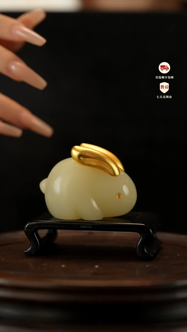 云南石竹叶青雕刻：玉兔摆件（竹叶青）