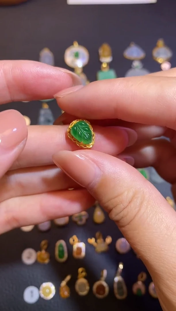 颈饰银S925镶嵌翡翠a货翡翠