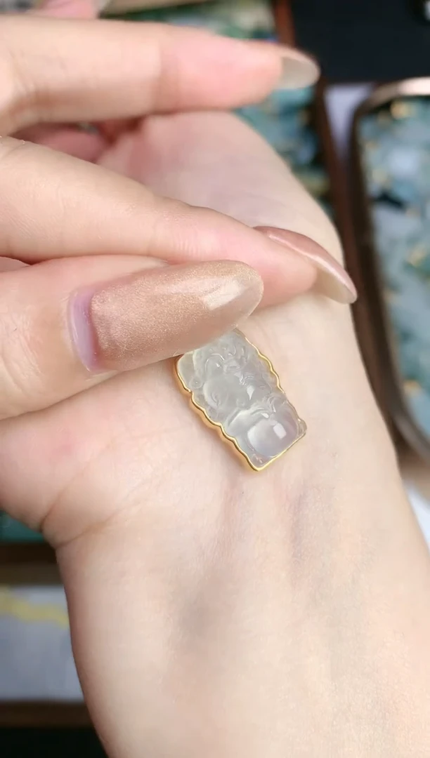 颈饰银S925镶嵌翡翠六****?25112601