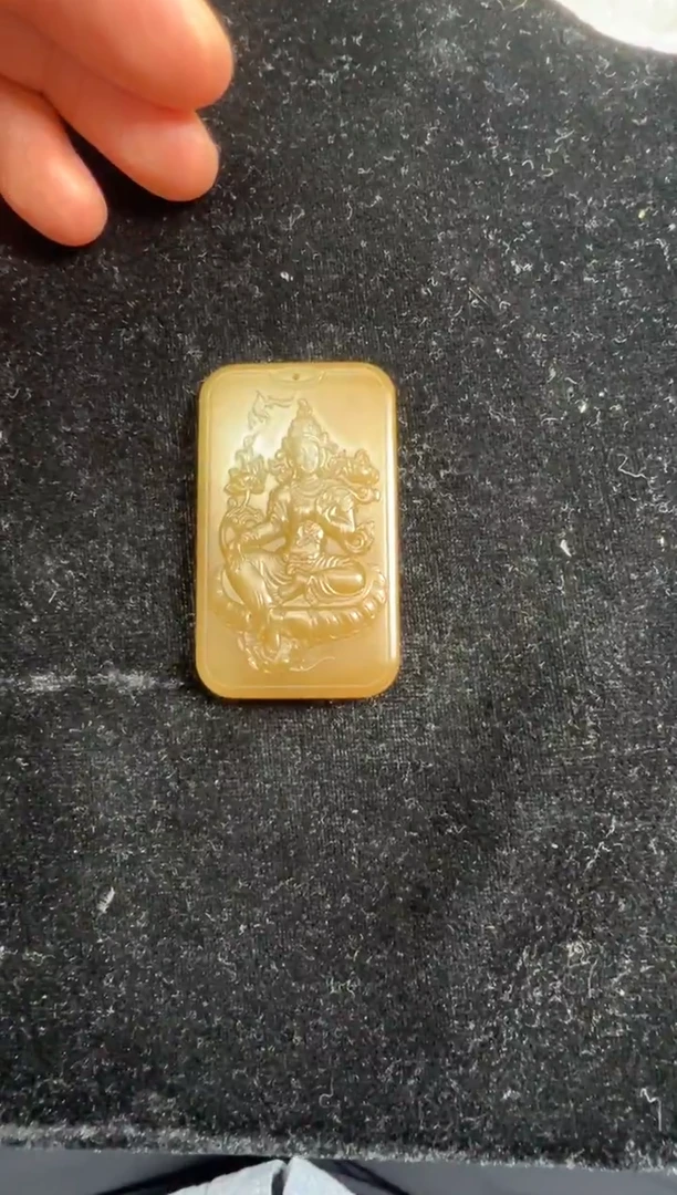 吊坠(赠链)未镶嵌和田玉金山红糖菩萨