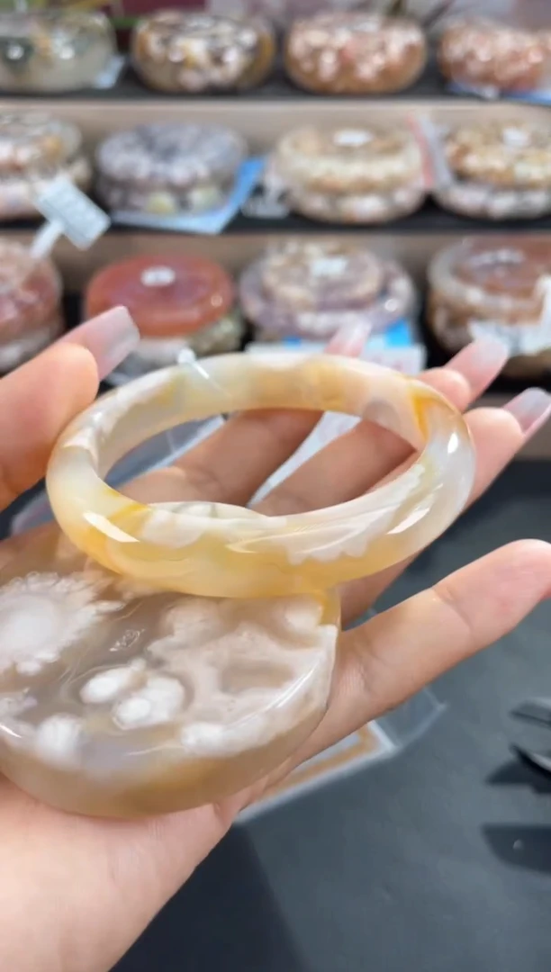 未镶嵌手镯石英质玉62