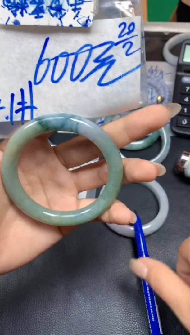 【闪购商品】定制翡翠未镶嵌45毛货需精细抛光手镯多样性拍一发一