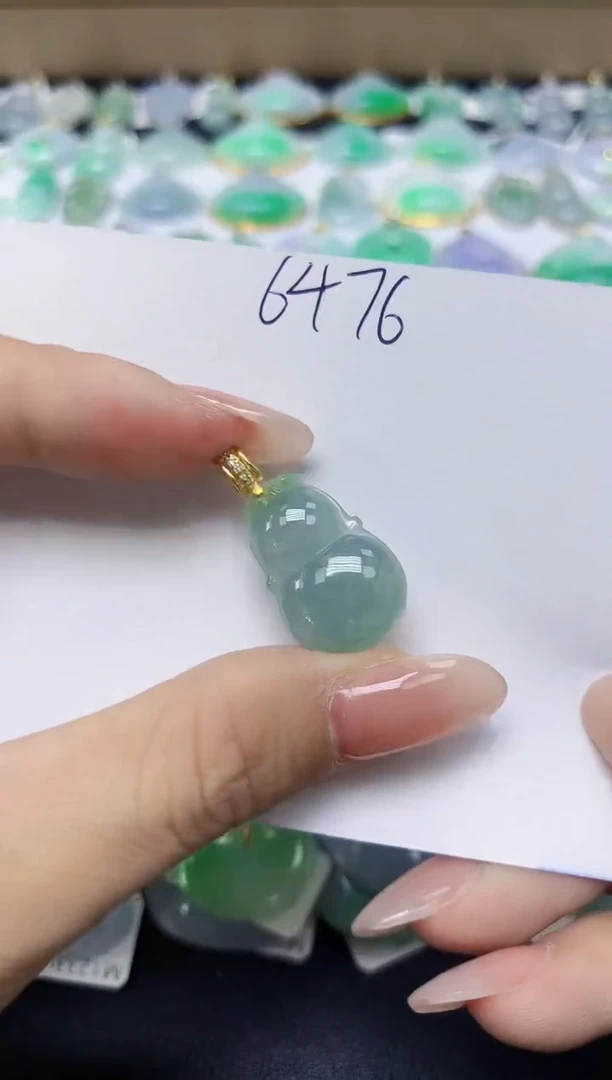 翡翠未镶嵌颈饰 天然缅甸翡翠A货