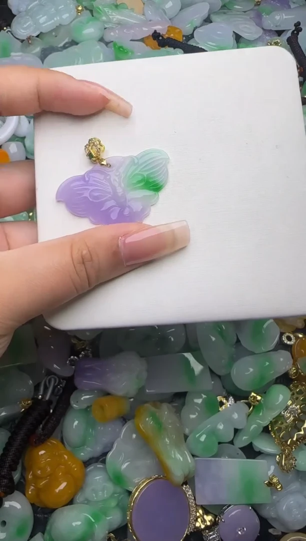 翡翠未镶嵌颈饰天然缅甸翡翠吊坠
