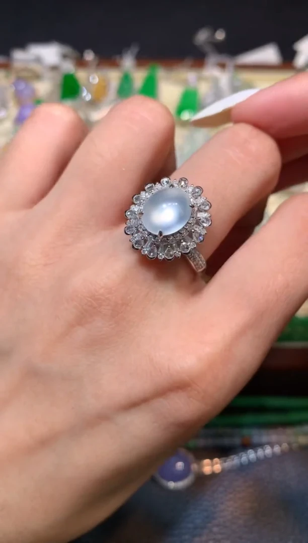 18K金镶嵌戒指翡翠1