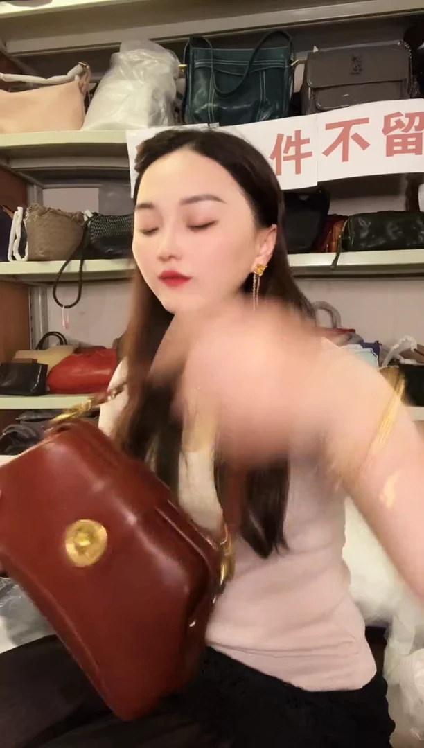 小牛皮（革） 高端订制时尚百搭女士手提 腋下斜跨包包