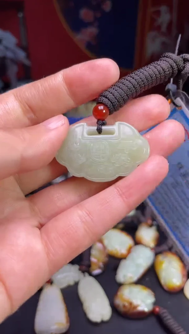 颈饰未镶嵌和田玉1