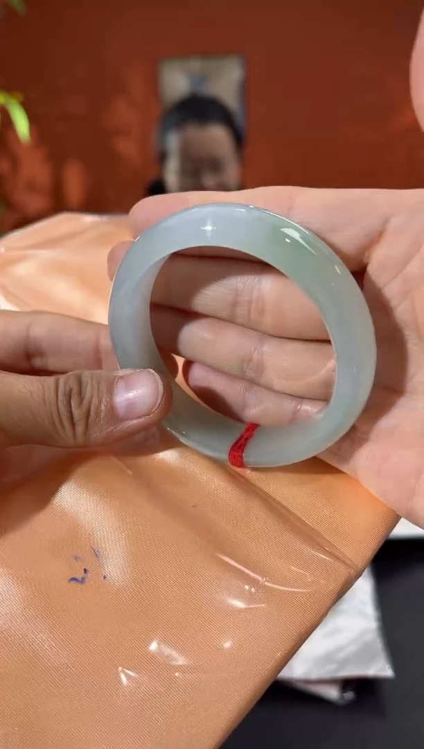 未镶嵌手镯翡翠        圈口54