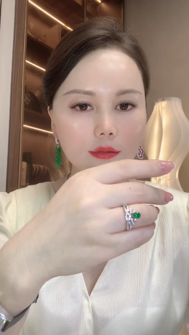 戒指18K金镶嵌祖母绿A27